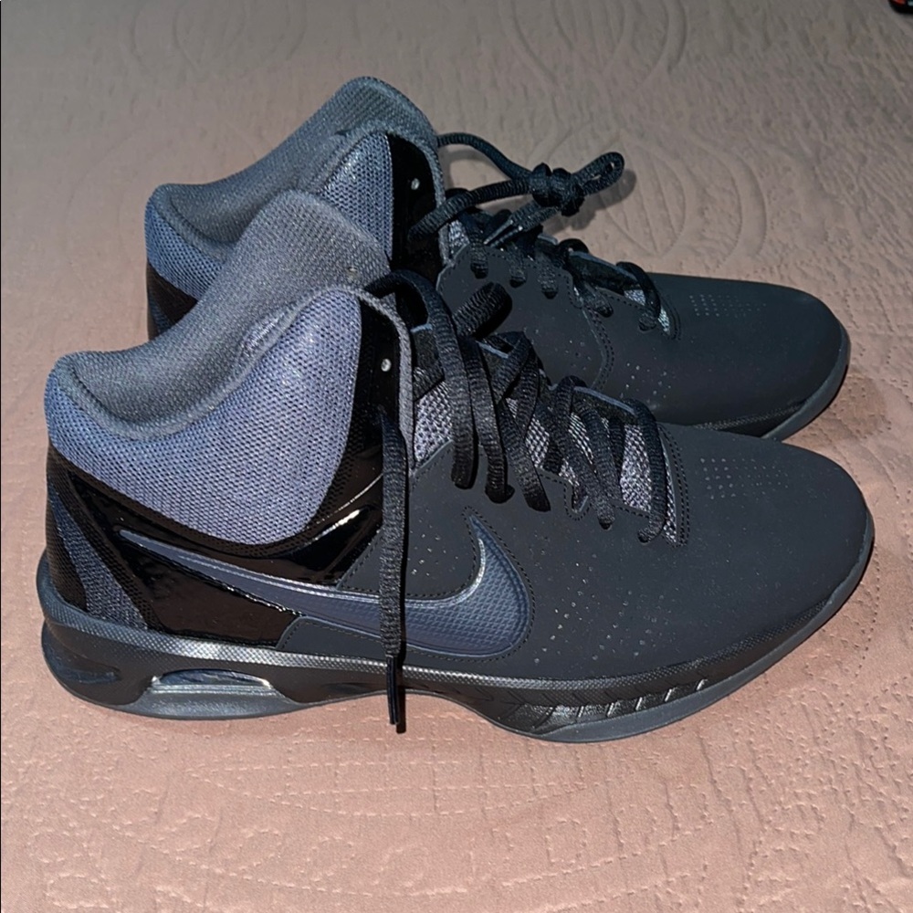 Nike Black and Gray Athletic Shoes - NWOT - Picture 2 of 6